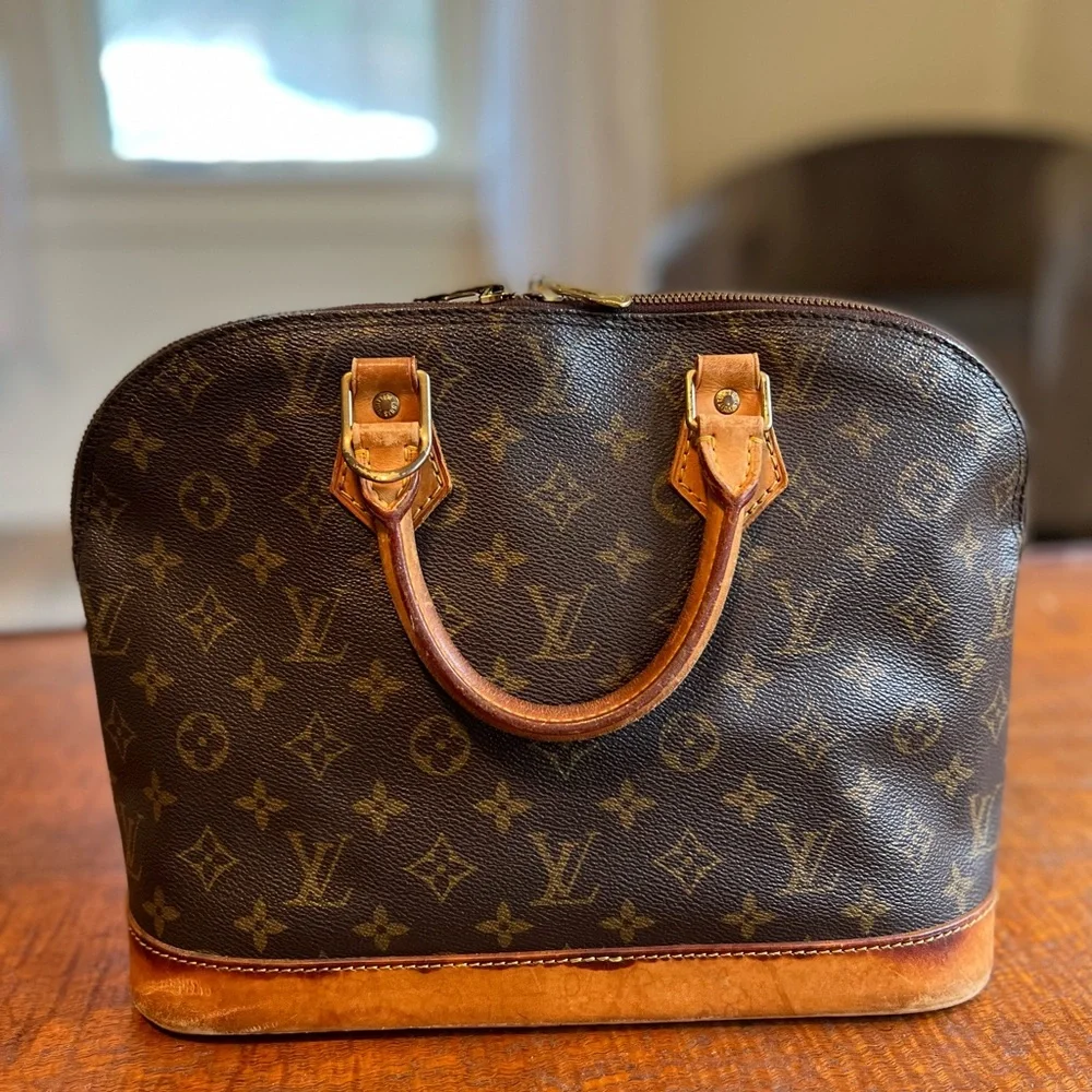 Louis Vuitton Alma PM - Picture 1 of 12